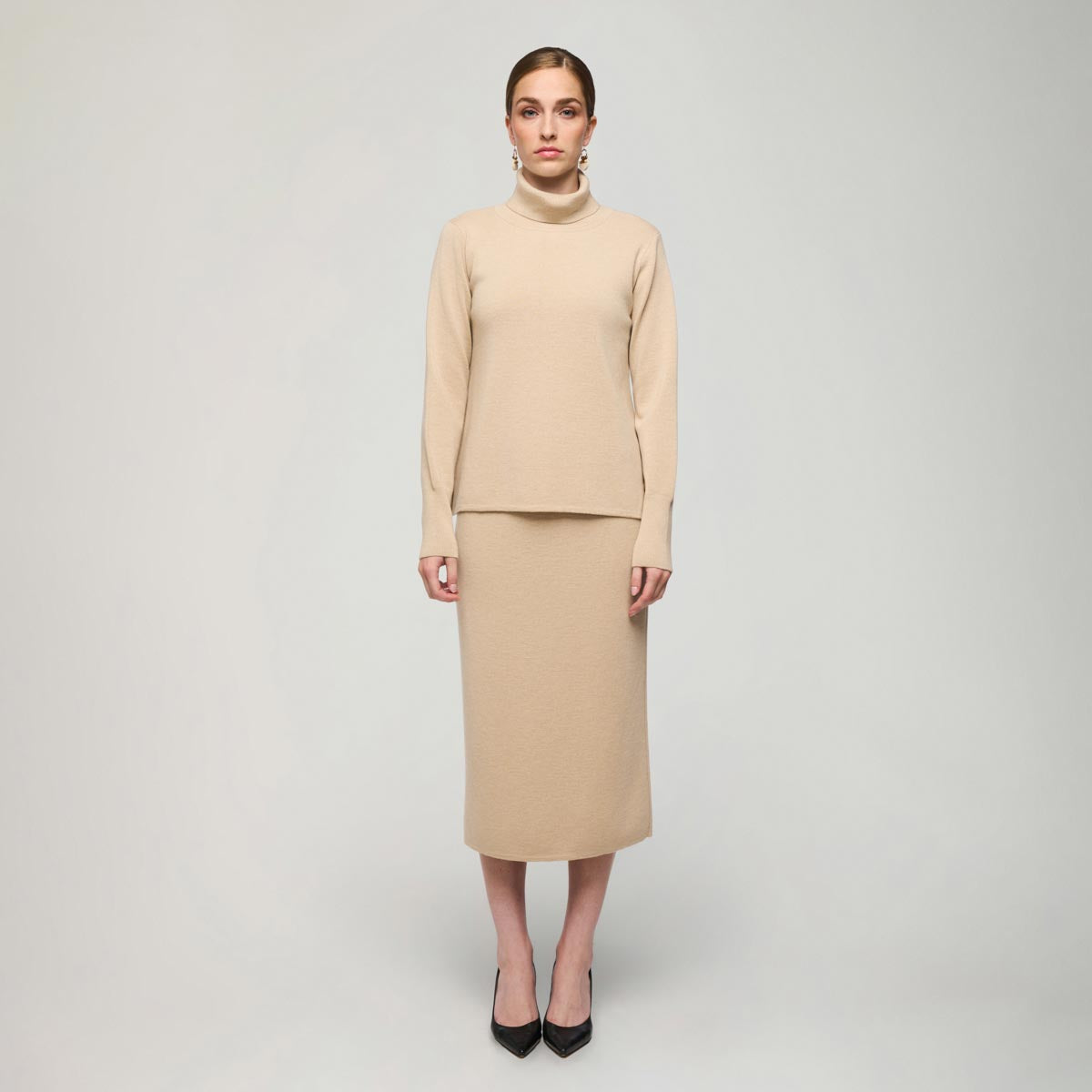 Nomi-pooloneule, beige