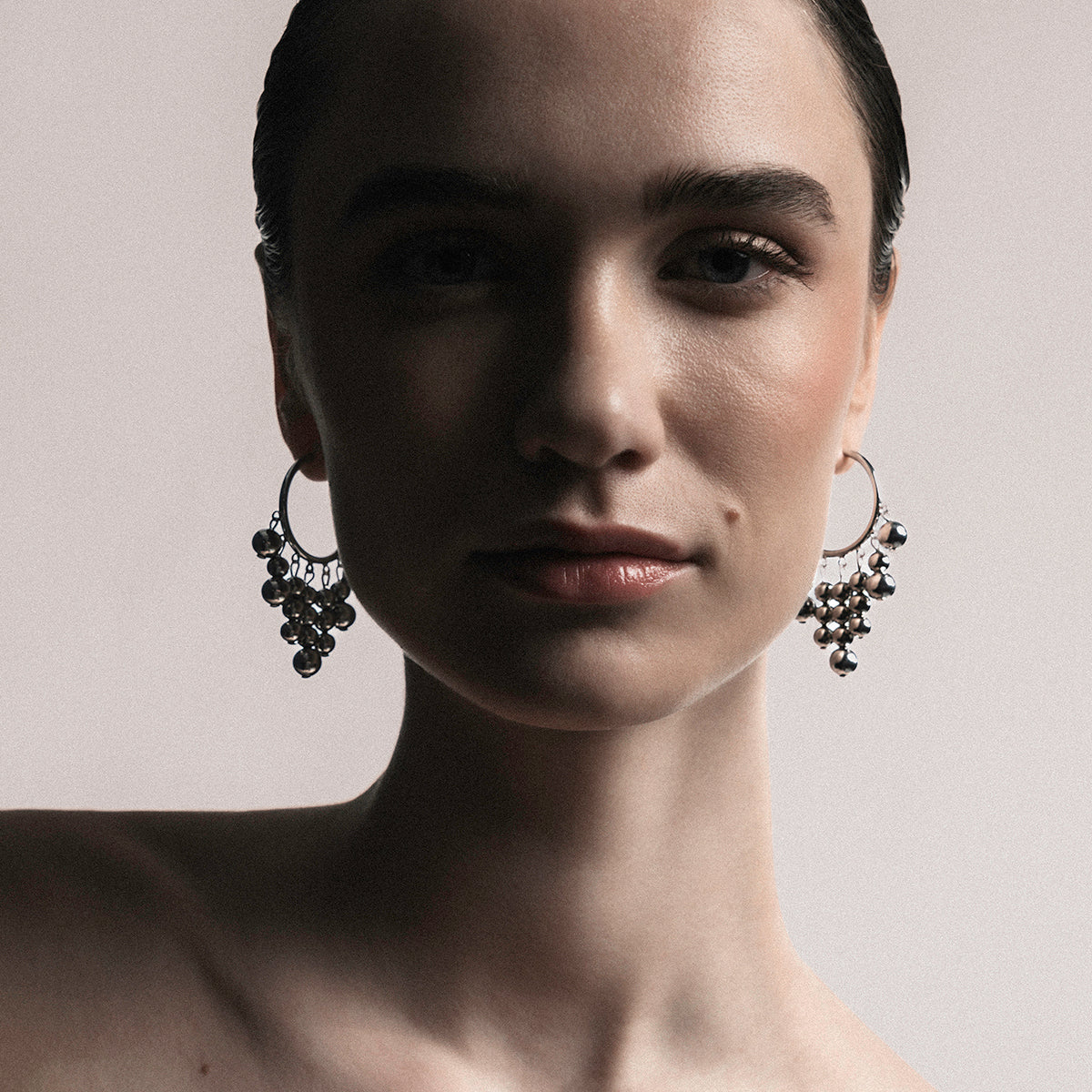 Gisella-korvakorut, hopea