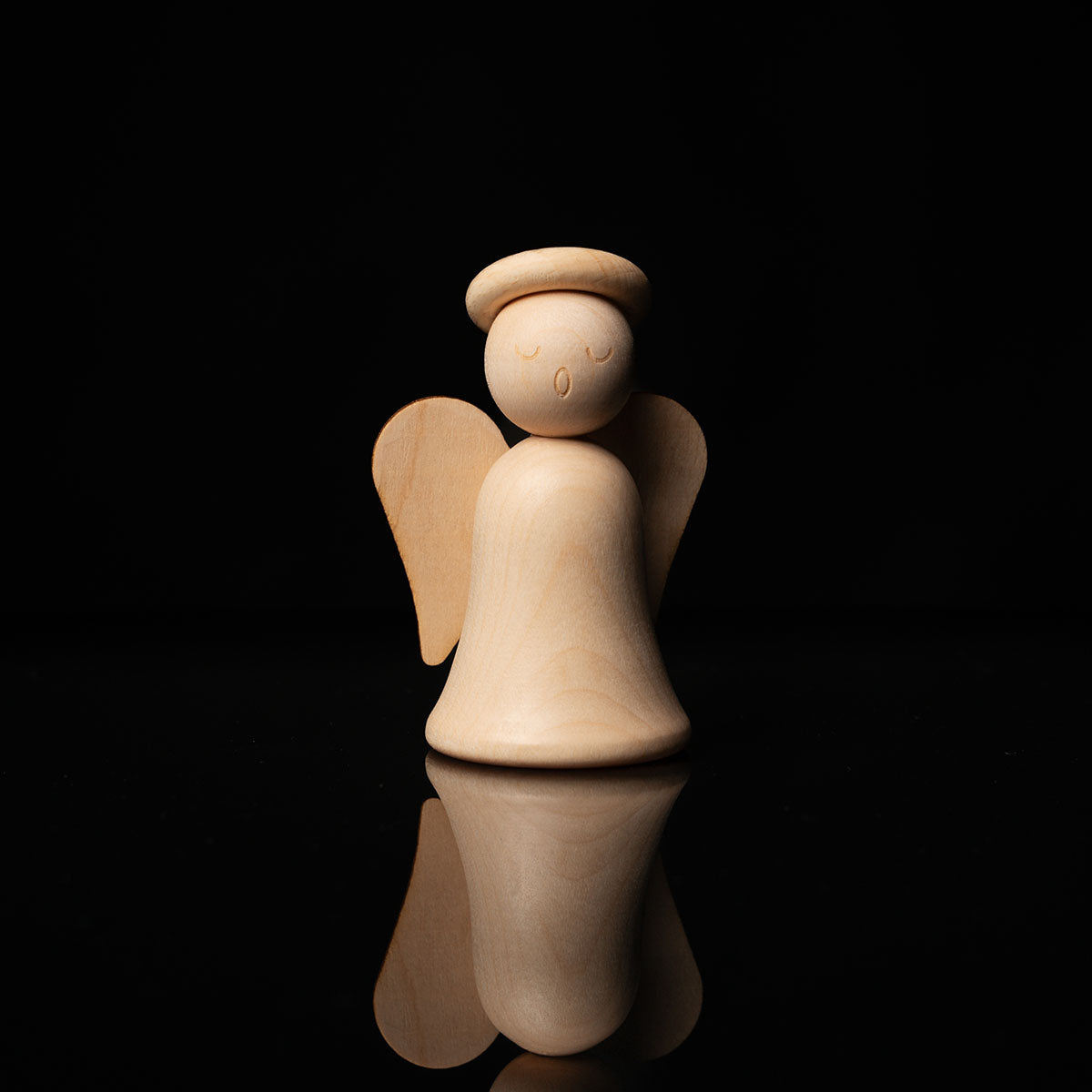Pikkuenkeli-puufiguuri, 8 cm, lakattu puu
