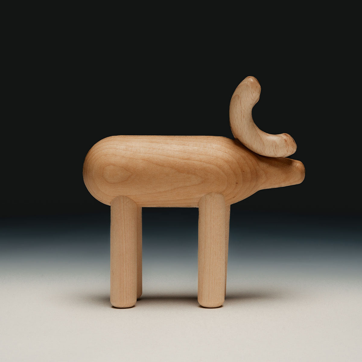 Poro-veistos, 14 cm, lakattu puu