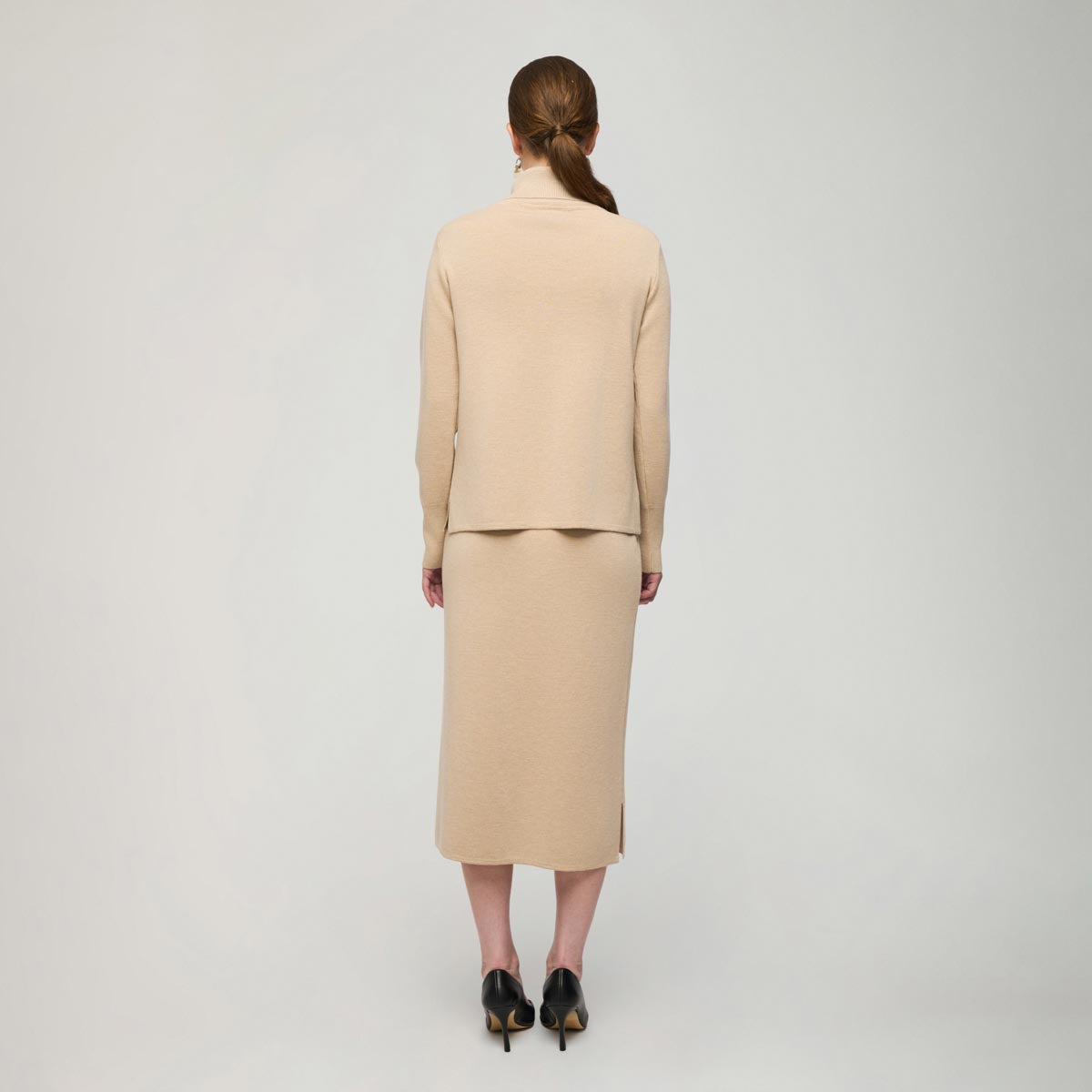 Nomi-pooloneule, beige